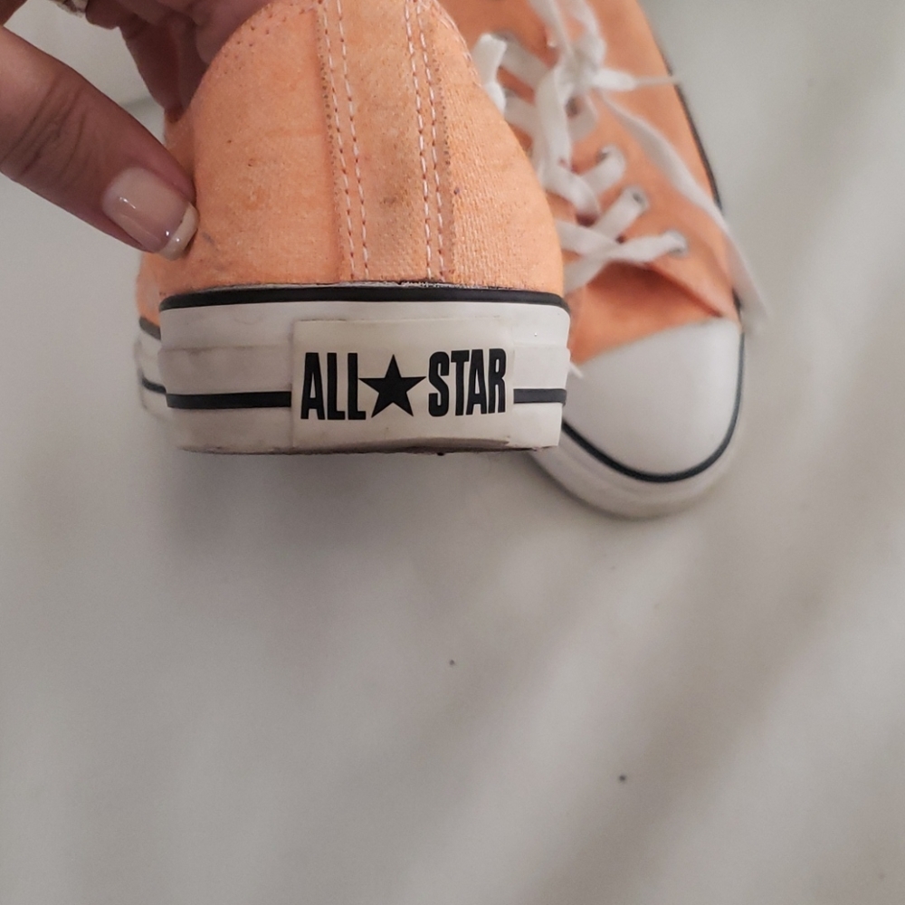 Orange converse very good condition - Picture 3 of 4
